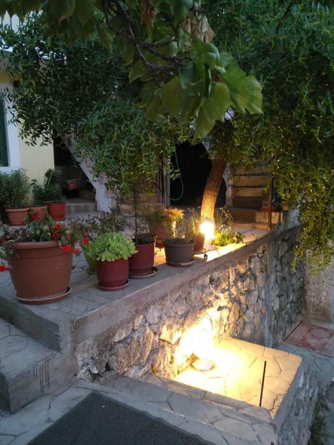 Christos House Villa Kariá Esterno foto
