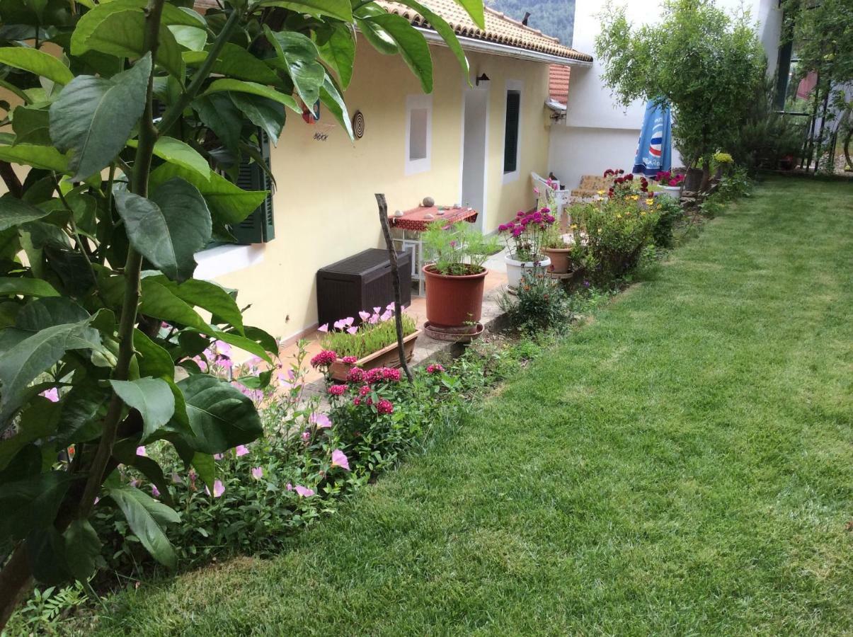 Christos House Villa Kariá Esterno foto