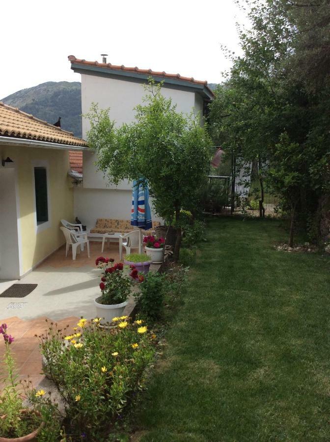 Christos House Villa Kariá Esterno foto