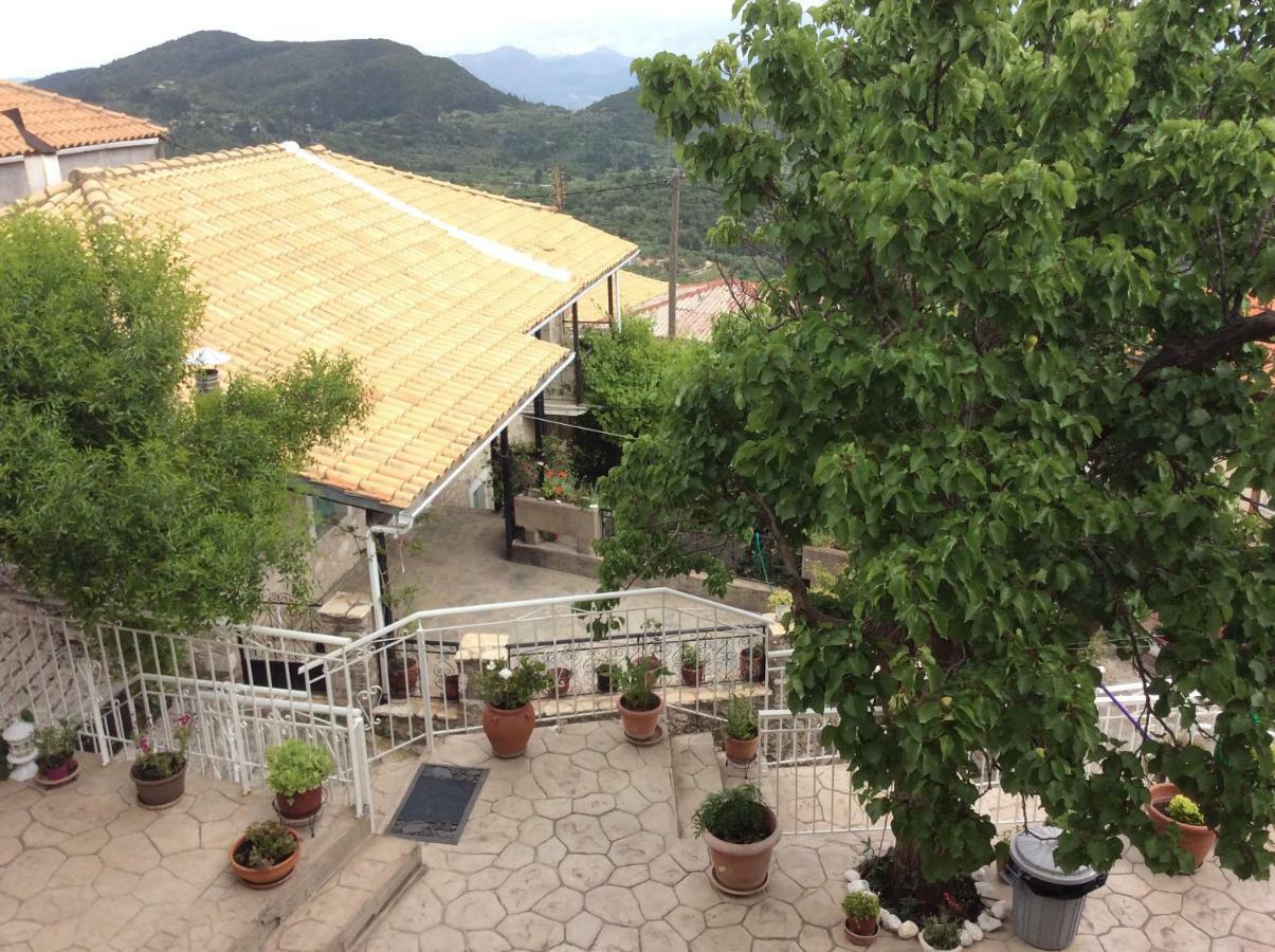 Christos House Villa Kariá Esterno foto